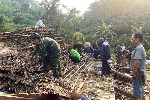 Tuyên Quang: Hàng trăm căn nhà bị tốc mái, hư hỏng sau mưa dông