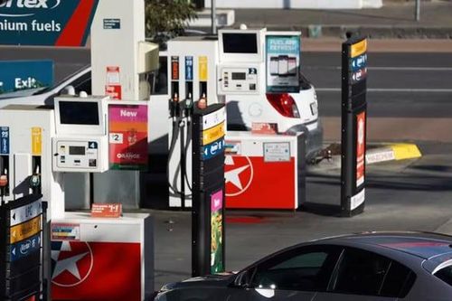 Australia giảm 50% thuế tiêu thụ đặc biệt xăng dầu nhằm hạ nhiệt giá nhiên liệu