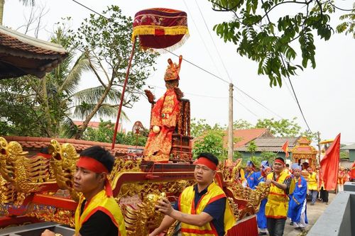 Khai mạc lễ hội truyền thống đình Thạch Lỗi xã Cẩm Giang