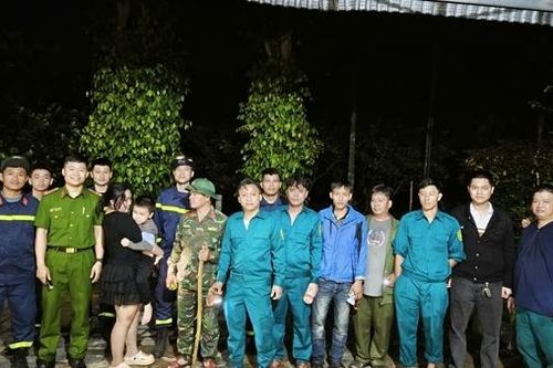 Xuyên đêm tìm cháu bé 5 tuổi mất tích