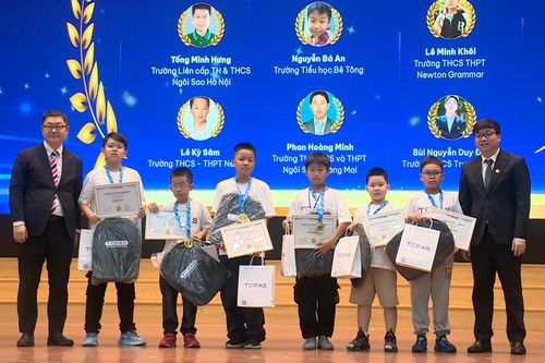 300 học sinh phổ thông vào chung kết kỳ thi Toán và Lập trình