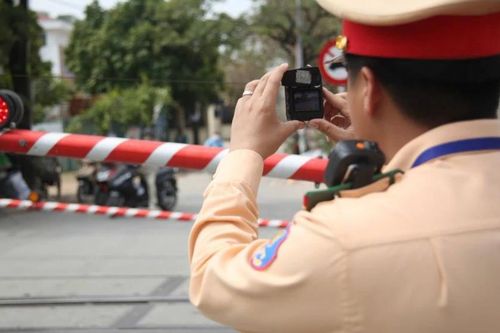 Phát hiện vi phạm giao thông qua đo khí thải và khói