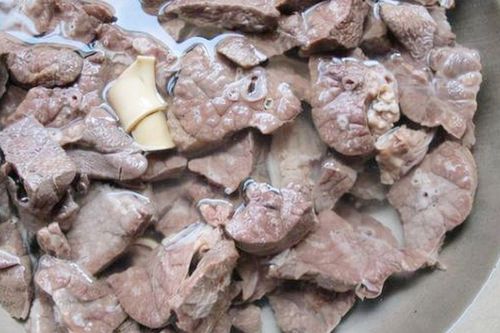 Ăn tưởng bổ nhưng lại là 'ổ tích độc'? Bộ phận này của lợn đang khiến nhiều người giật mình