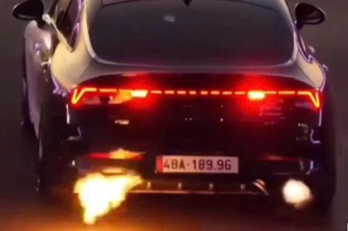 Xác minh clip ô tô nghi nẹt pô, phát tia lửa trên đại lộ Đông Tây ở Đắk Lắk