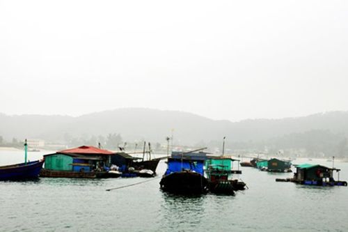 Dông lốc đánh lật tàu cá tại Đặc khu Cô Tô, 2 mẹ con tử vong