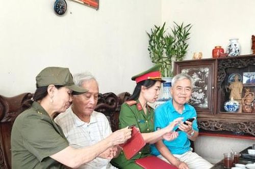 Công an xã Đại Xuyên đẩy mạnh chuyển đổi số, nâng cao hiệu quả phục vụ nhân dân