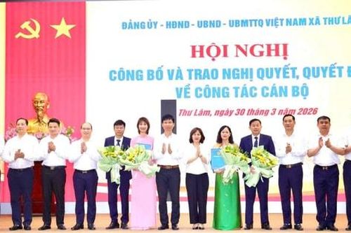 Xã Thư Lâm: Trao nghị quyết, quyết định về công tác cán bộ, trao Bằng 'Tổ quốc ghi công' cho liệt sĩ