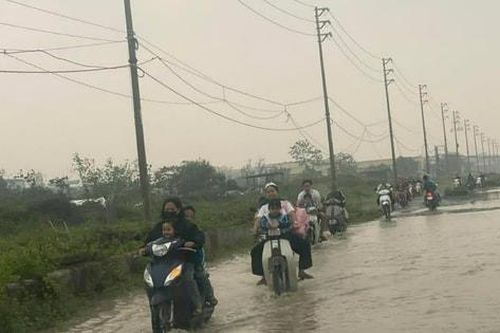 Tuyến đường đến Trường Tiểu học Đức Thượng cơ sở 2 (xã Hoài Đức, Hà Nội): Nỗi ám ảnh của phụ huynh và học sinh
