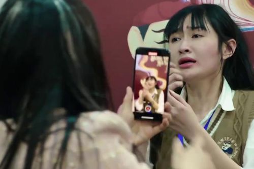 Bất ngờ bị vợ sếp đánh ghen còn livestream lên mạng xã hội
