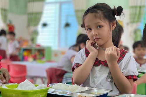 Nhu cầu dinh dưỡng theo từng độ tuổi học đường