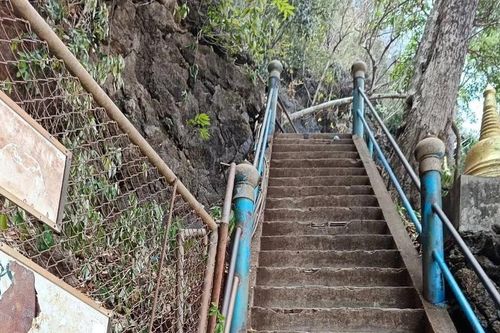 Thái Lan: Du khách tử vong trong khi leo 1.260 bậc thang lên đỉnh chùa