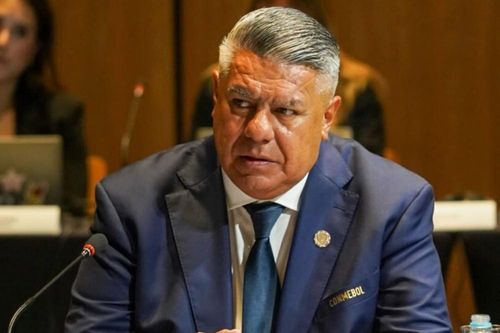Bóng đá Argentina rúng động