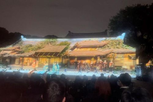 Khi màn đêm trở thành 'mỏ vàng' du lịch