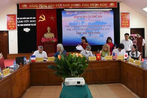 Hội nghị Ủy ban Quốc tế lần thứ 19 về Làng Hữu nghị Việt Nam ký biên bản ghi nhớ