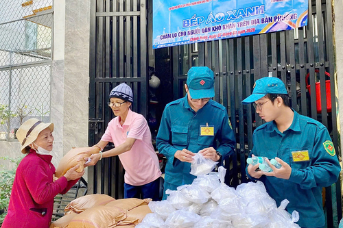 Nghĩa tình 'Bếp áo xanh'