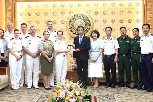 Lãnh đạo TP Đà Nẵng tiếp chỉ huy tàu Hải quân Hoàng gia Australia