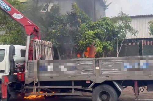 Xe cẩu vướng dây điện, một người tử vong tại chỗ ở Lâm Đồng