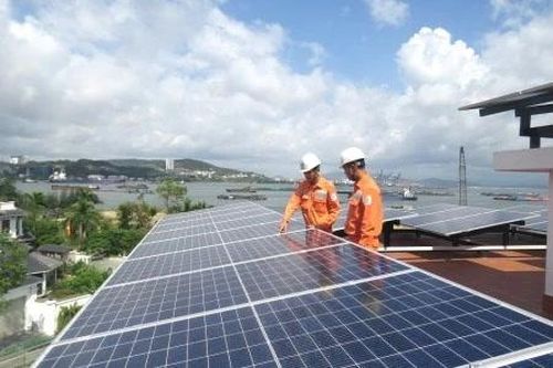 Thủ tướng chỉ thị tăng cường tiết kiệm điện và phát triển điện mặt trời mái nhà