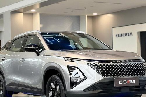Mẫu xe hybrid vừa ra mắt đã giảm giá xuống 'đáy' phân khúc