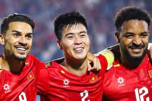 FIFA ca ngợi tuyển Việt Nam: 'Vừa Mạnh, vừa Son, lại vừa Hên'