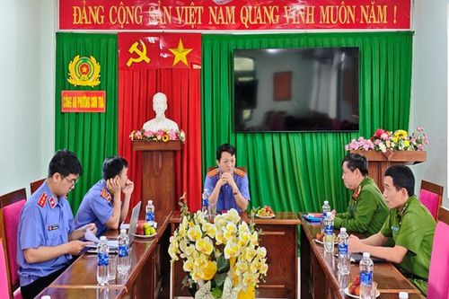 Trực tiếp kiểm sát việc tiếp nhận, phân loại và giải quyết nguồn tin về tội phạm