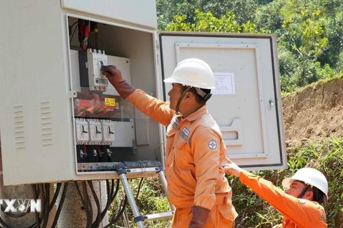 Quảng Ngãi hoàn thành đưa điện lưới quốc gia về khu vực dân cư đặc biệt
