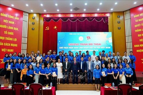 Trí thức trẻ đưa khoa học xã hội phụng sự phát triển đất nước