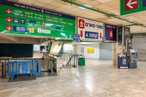 Tiểu thương ở Tel Aviv chật vật tồn tại giữa chiến tranh