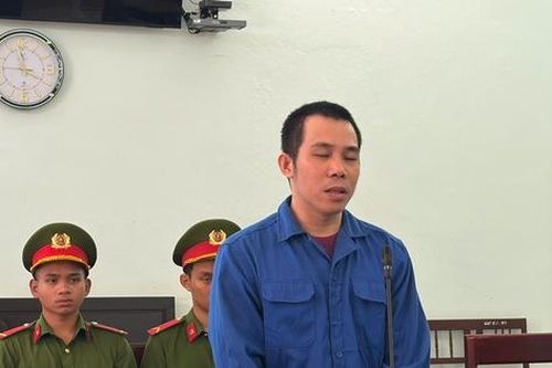 Dùng dao uy hiếp để cướp dây chuyền của cụ bà, gã đàn ông ở Huế lĩnh án
