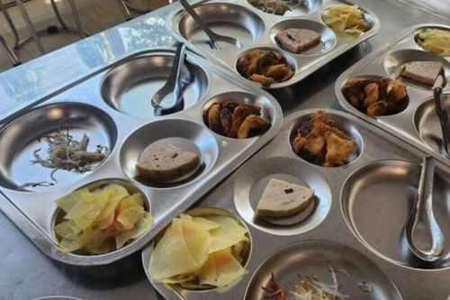 Vụ tuồn thực phẩm bẩn vào bếp ăn học đường: Hà Nội yêu cầu rà soát toàn bộ quy trình