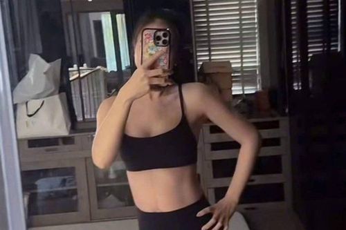 Bà xã JustaTee gây bất ngờ với vóc dáng thon gọn chỉ sau 18 ngày sinh