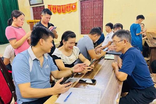 'Cửa sổ số' ở vùng cao: Khi dịch vụ công không còn là chuyện tại trụ sở