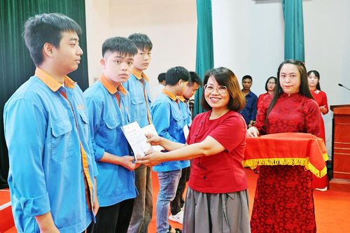 Bắc Ninh chú trọng thu hẹp khoảng cách về kiến thức và kỹ năng nghề