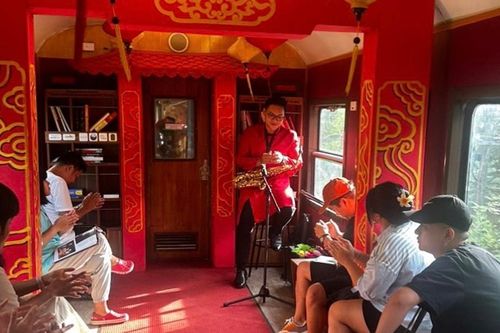 Hơn 440 nghìn lượt khách trải nghiệm tàu 'Hành trình kết nối di sản miền Trung'