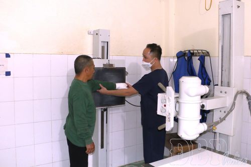 Gỡ điểm nghẽn khám, chữa bệnh bảo hiểm y tế