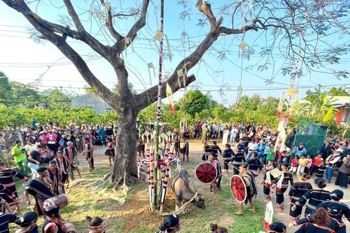 Phục dựng 'Lễ mừng chiến thắng' của người Jrai làng Bẹk