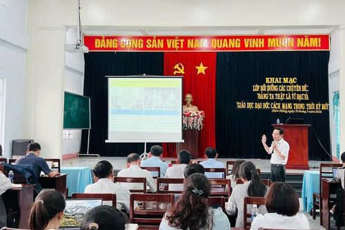 Trung tâm Chính trị phường Diên Hồng khai giảng các lớp bồi dưỡng chuyên đề năm 2026