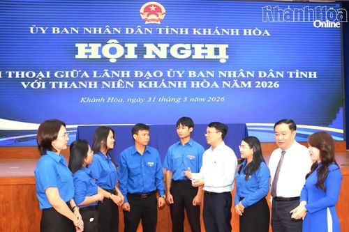 Đối thoại với thanh niên Khánh Hòa: Lắng nghe, đồng hành, phát triển