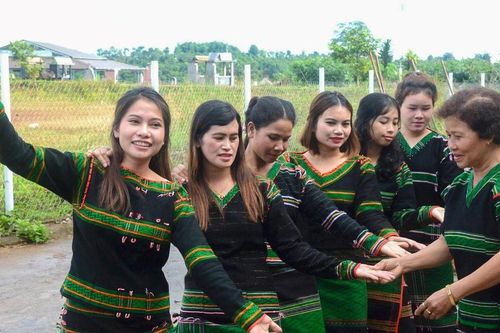 'Nối nhịp' văn hóa truyền thống M'nông ở vùng biên Thuận An