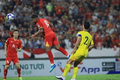 Nguyễn Xuân Son lập cú đúp giúp ĐT Việt Nam thắng Malaysia 3-1 tại vòng loại Asian Cup