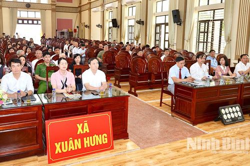 Đảng ủy xã Xuân Hưng gặp mặt đảng viên Công giáo năm 2026