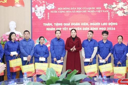 Đồng hành, chăm lo cho đoàn viên, người lao động
