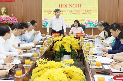 Trao đổi kinh nghiệm công tác nghiên cứu, biên soạn Biên niên sự kiện lịch sử Đảng bộ địa phương