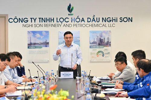 Quyền Bộ trưởng Bộ Công Thương Lê Mạnh Hùng làm việc với Nhà máy Lọc hóa dầu Nghi Sơn