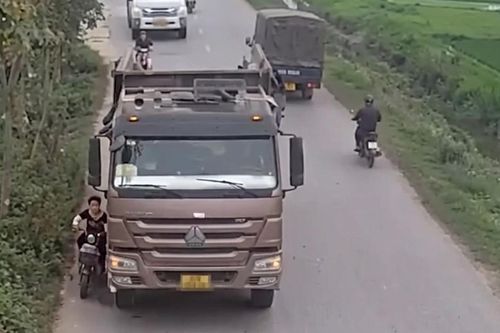 Tài xế xe tải thiếu quan sát gây tai nạn ở Bắc Ninh, người đi xe điện tử vong
