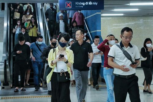 Xu hướng chuyển từ xe cá nhân sang phương tiện công cộng ở Hà Nội
