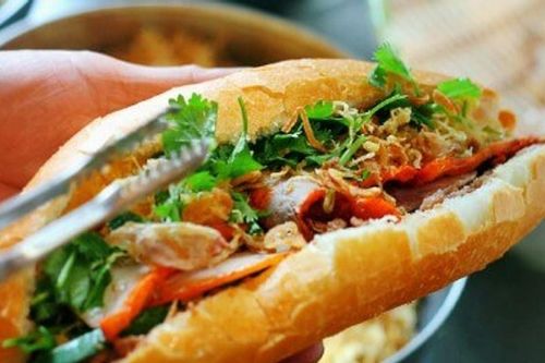 Bộ Y tế yêu cầu khẩn trương truy xuất nguồn gốc vụ nghi ngộ độc sau ăn bánh mì tại Đắk Lắk