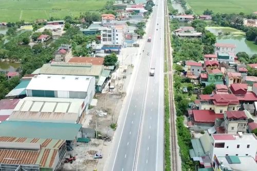 Giá đất dọc trục metro Văn Cao - Hòa Lạc phân hóa mạnh