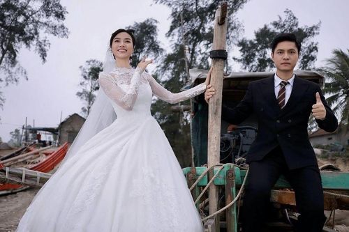 Không phải lãng mạn, đây là cách Linh - Lợi (VTV) 'quậy đục nước' làng chài trong bộ ảnh cưới