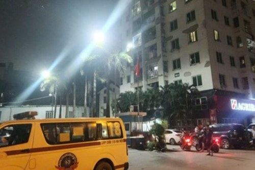 Phong tỏa hiện trường vụ việc nam sinh lớp 10 rơi từ tầng cao chung cư tử vong tại Hà Nội
